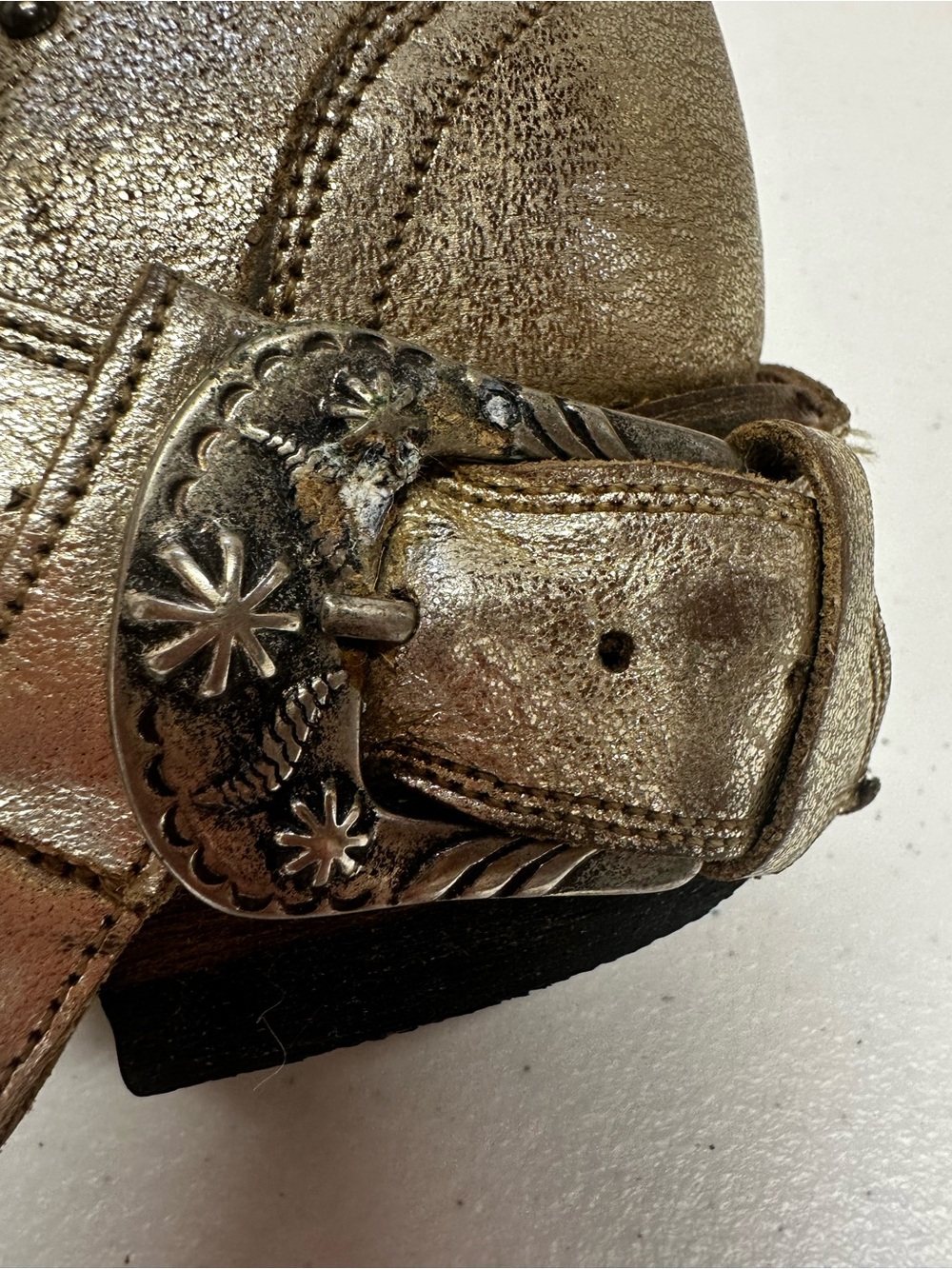 Junk Gypsy by Lane Gold Metallic Leather Western Boots Horseshoe Studs Size 7 - Picture 9 of 12